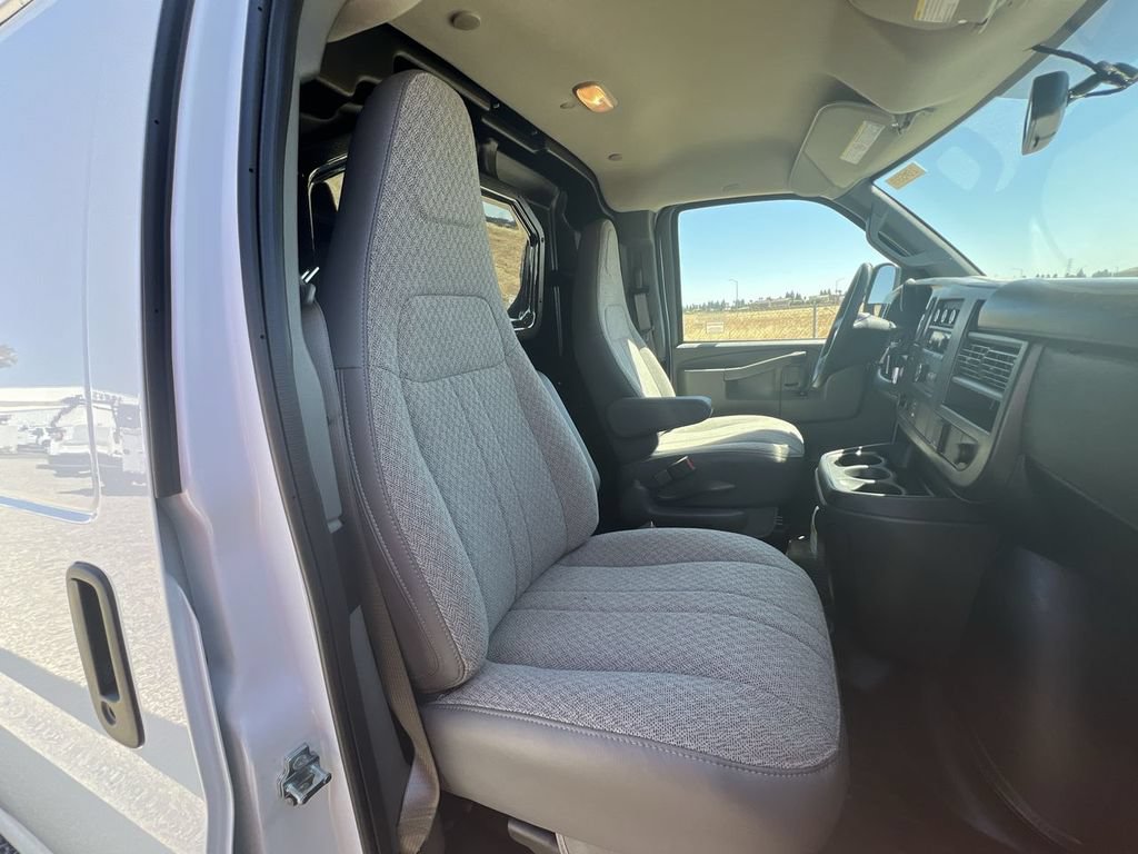 New 2026 Chevrolet Express 2500 w/ Driver Convenience Package RWD image 23
