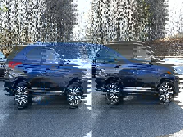 Used 2019 Mitsubishi Outlander ES image 3