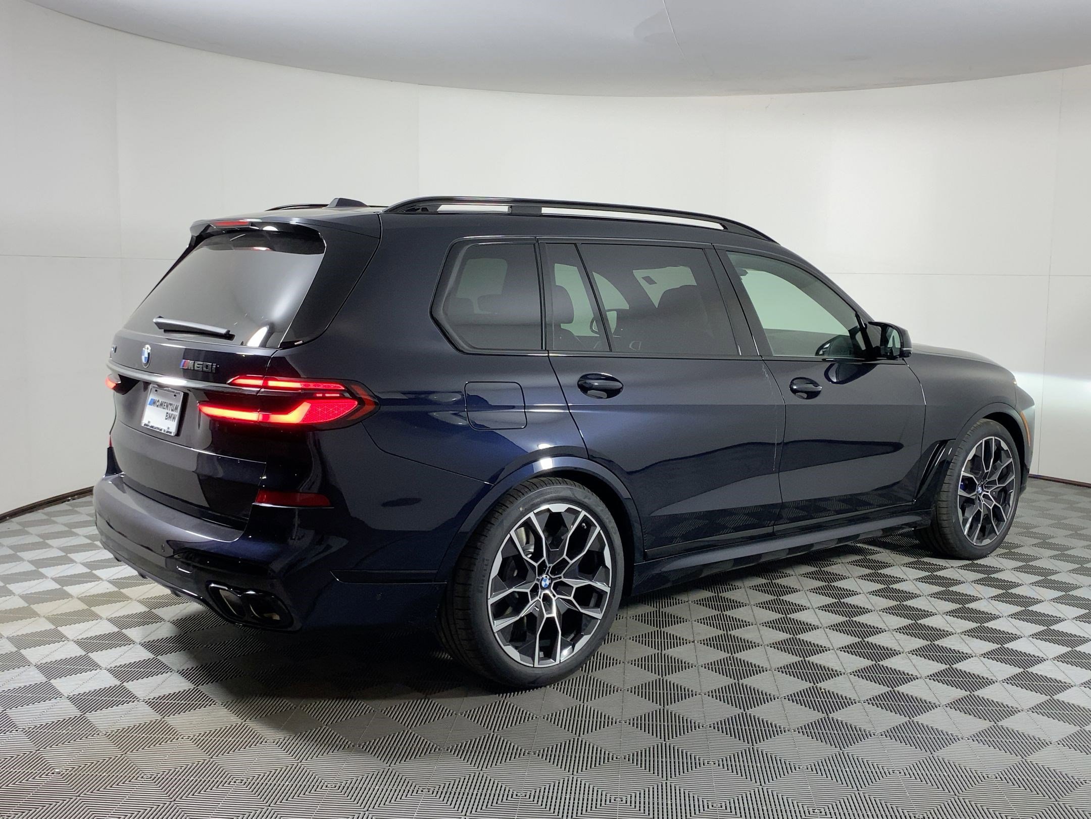 New 2026 BMW X7 M60i image 7