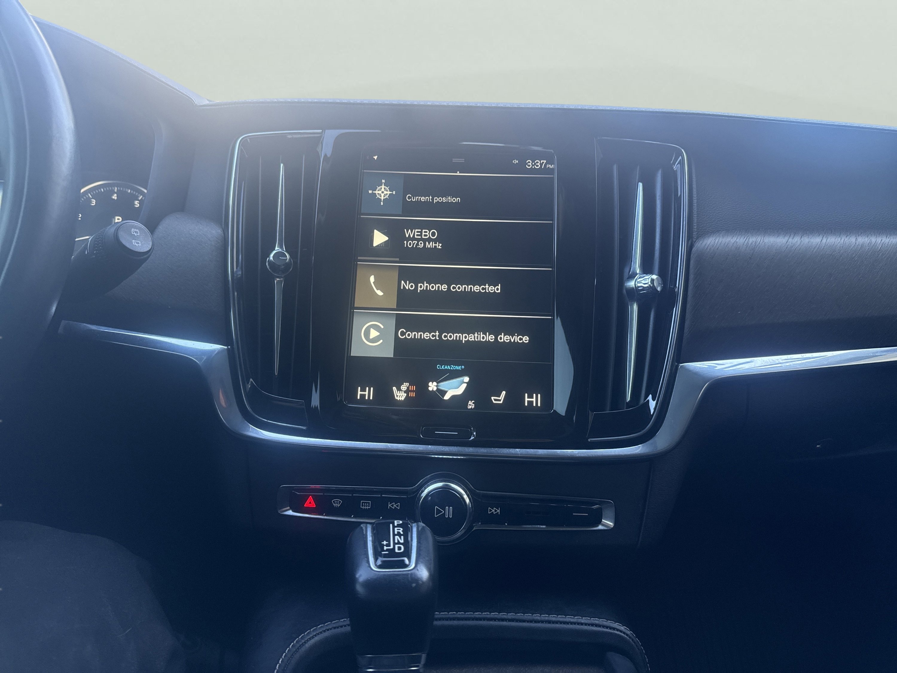 Used 2020 Volvo V90 T6 Cross Country image 21