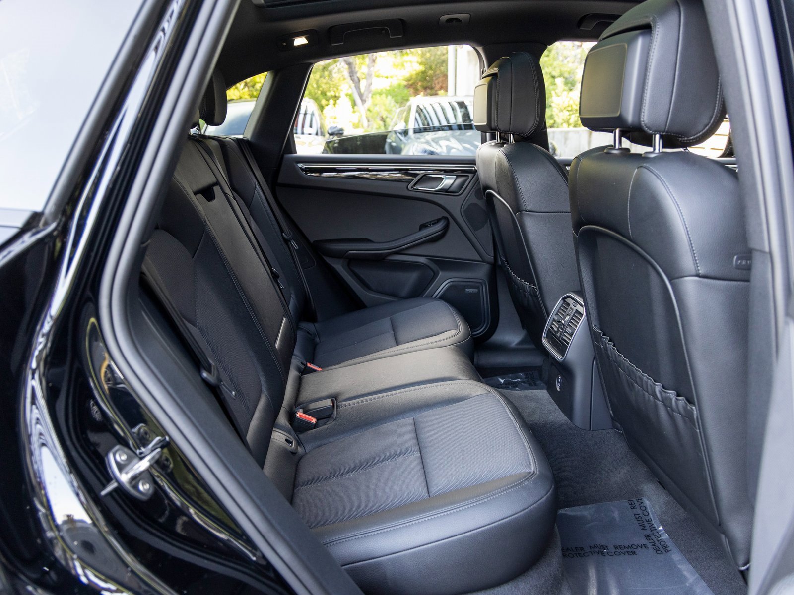 Certified 2025 Porsche Macan image 49