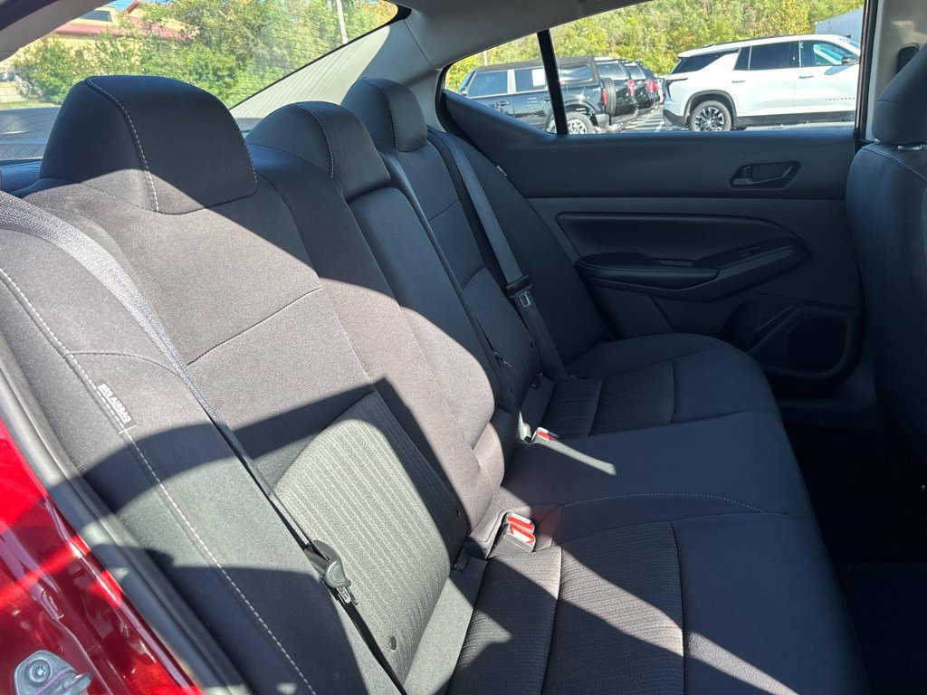 Used 2025 Nissan Altima 2.5 SV FWD image 38