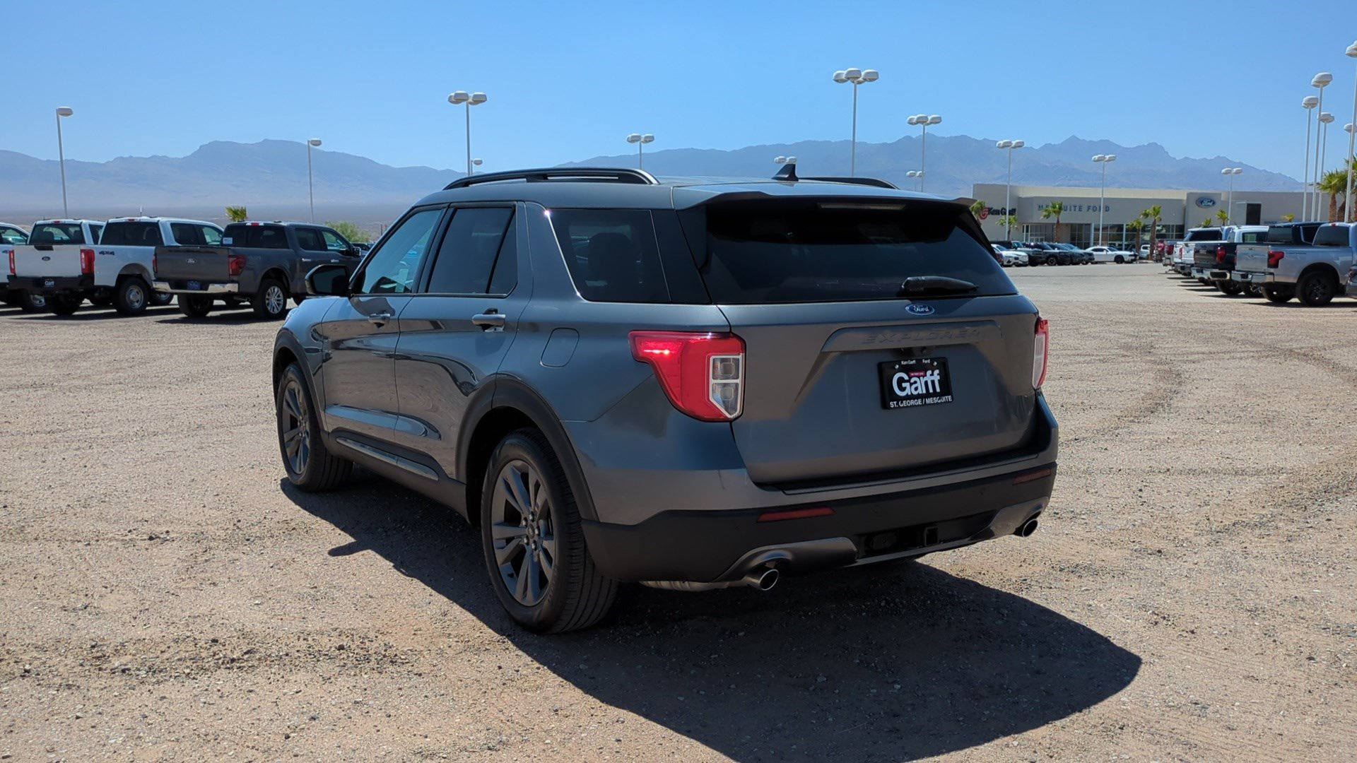 Used 2023 Ford Explorer XLT w/ Equipment Group 202A RWD image 5
