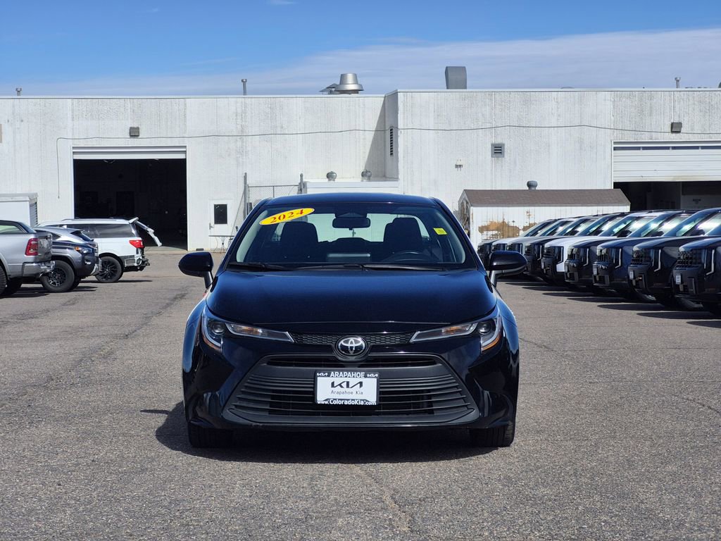 Used 2024 Toyota Corolla LE image 3
