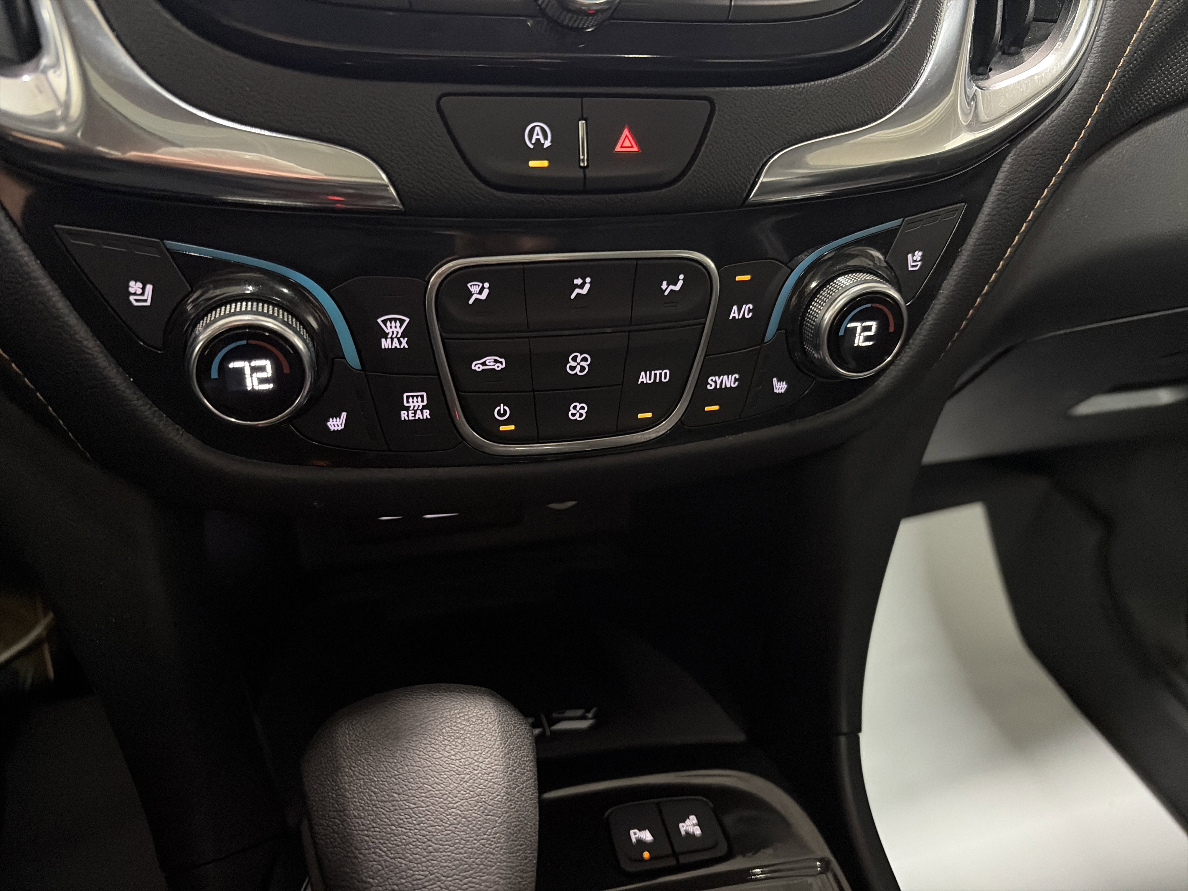 Used 2022 Chevrolet Equinox Premier AWD/4WD image 21