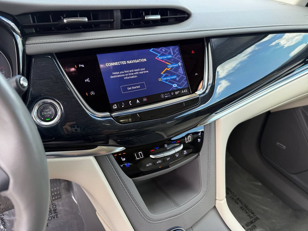 Used 2025 Cadillac XT6 Premium Luxury w/ Technology Package AWD/4WD image 19