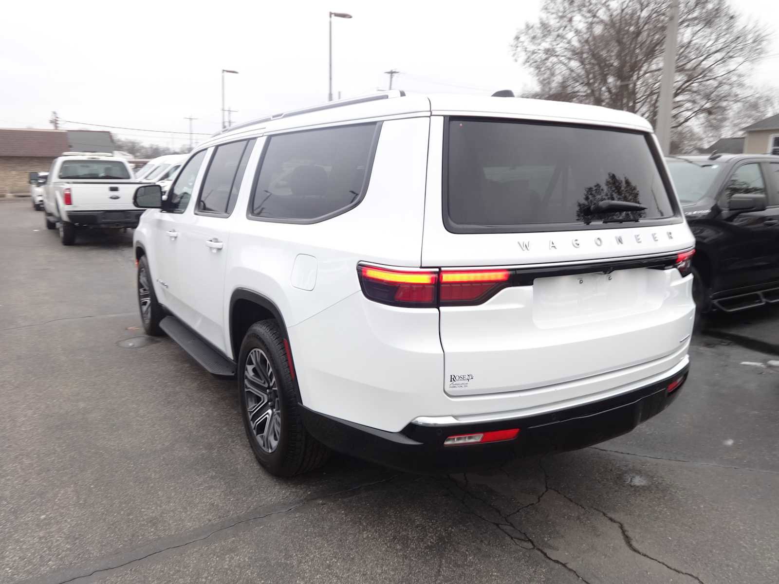 Used 2024 Jeep Wagoneer L Series II w/ Flexible Seating Group image 6