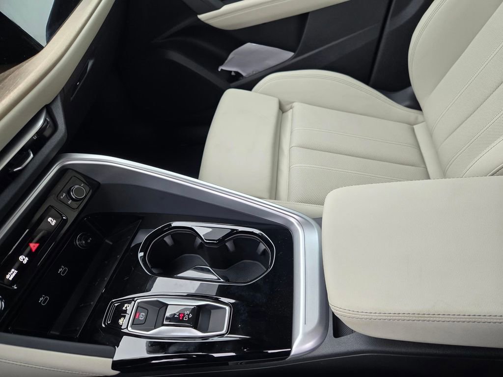 New 2025 Audi Q5 Premium Plus image 24