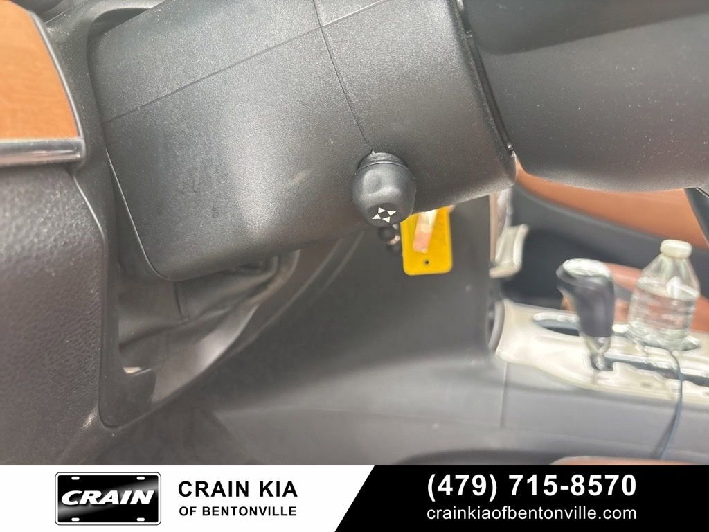 Used 2012 Jeep Grand Cherokee Overland AWD/4WD image 21