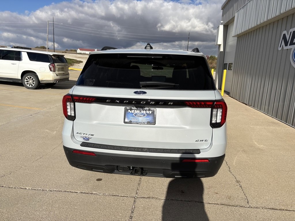 New 2026 Ford Explorer Active image 5