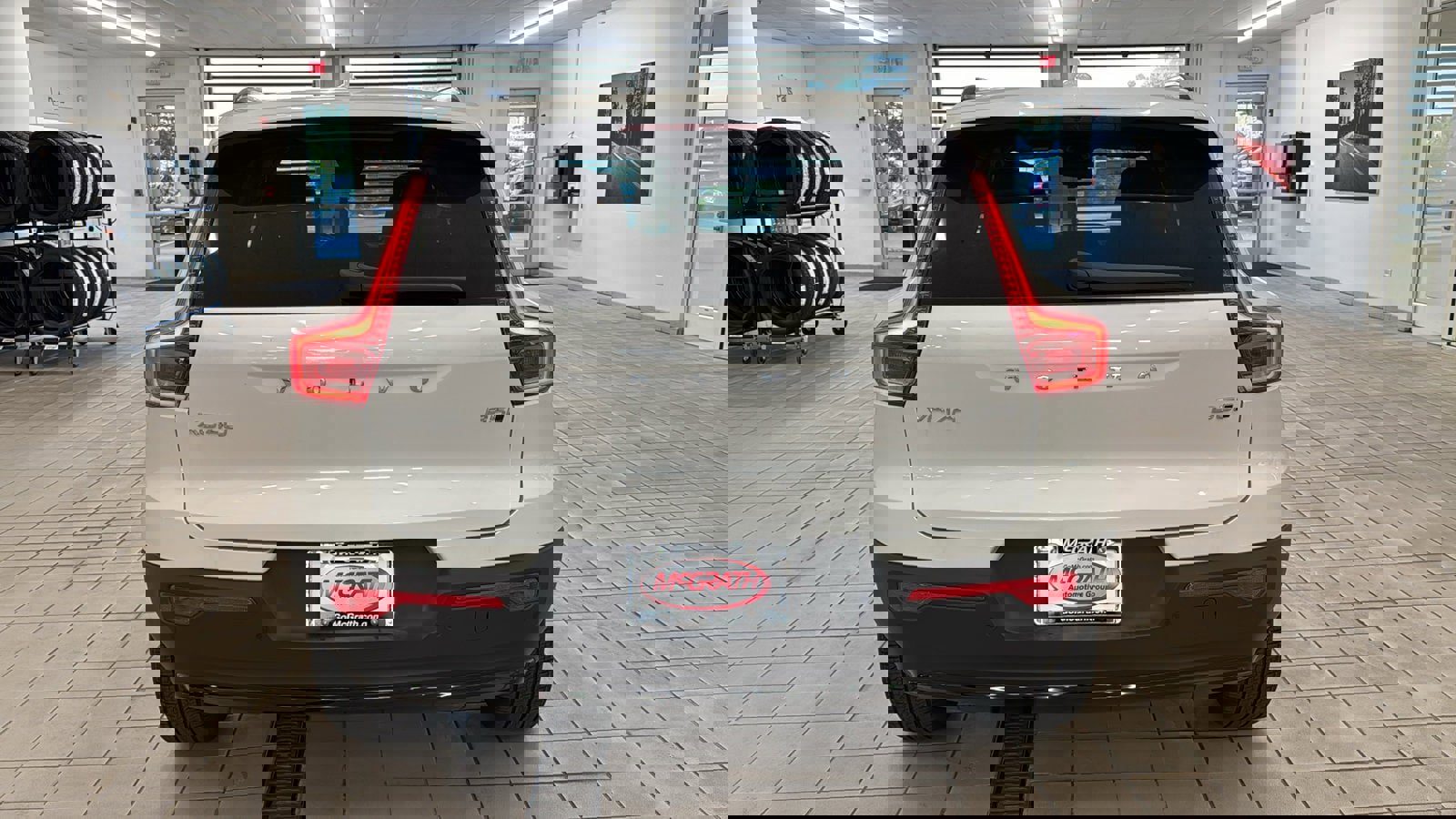 Used 2026 Volvo XC40 B5 Ultra w/ Protection Package Premier image 6