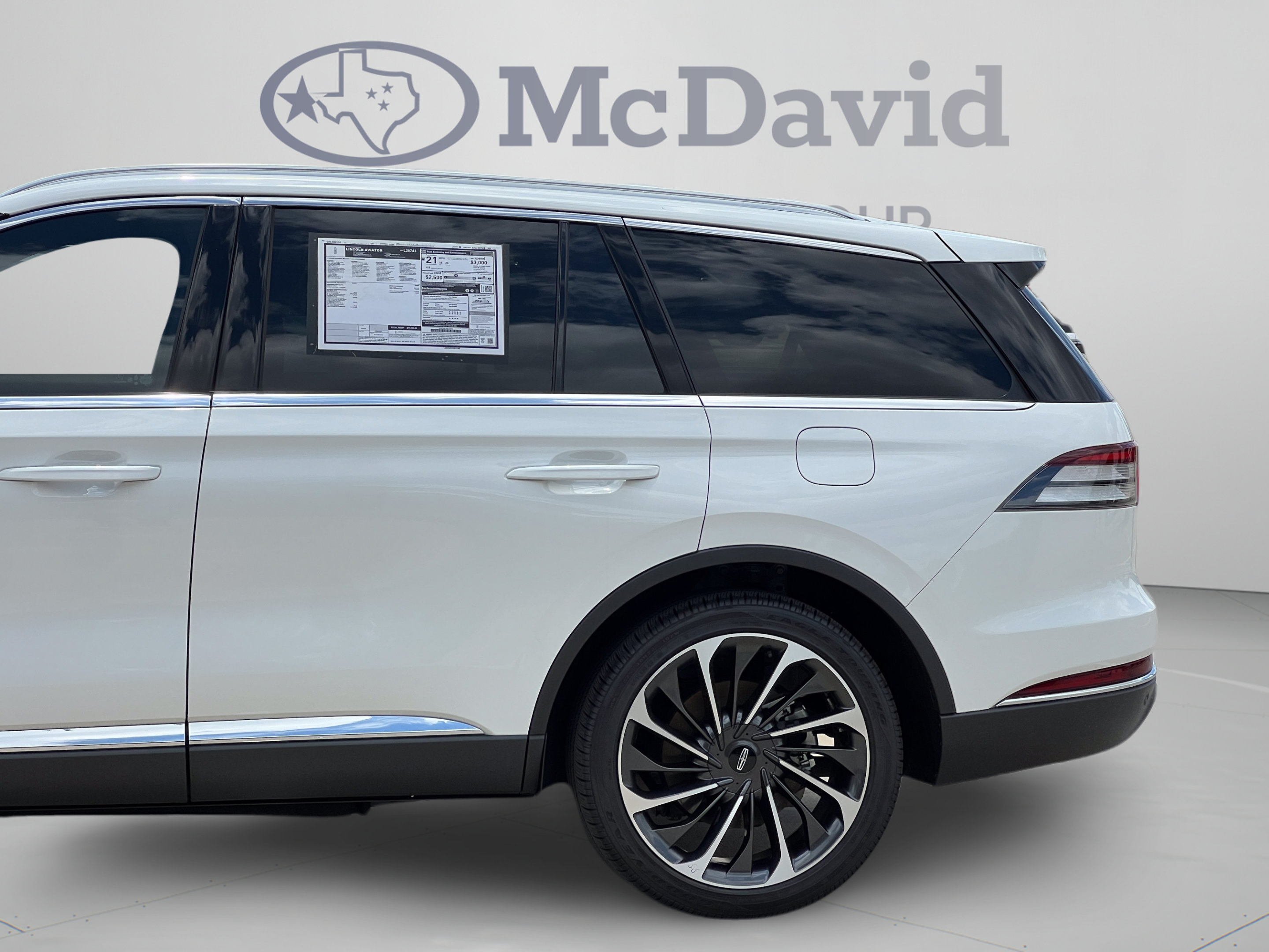 New 2025 Lincoln Aviator Reserve w/ Luxury Package RWD image 33