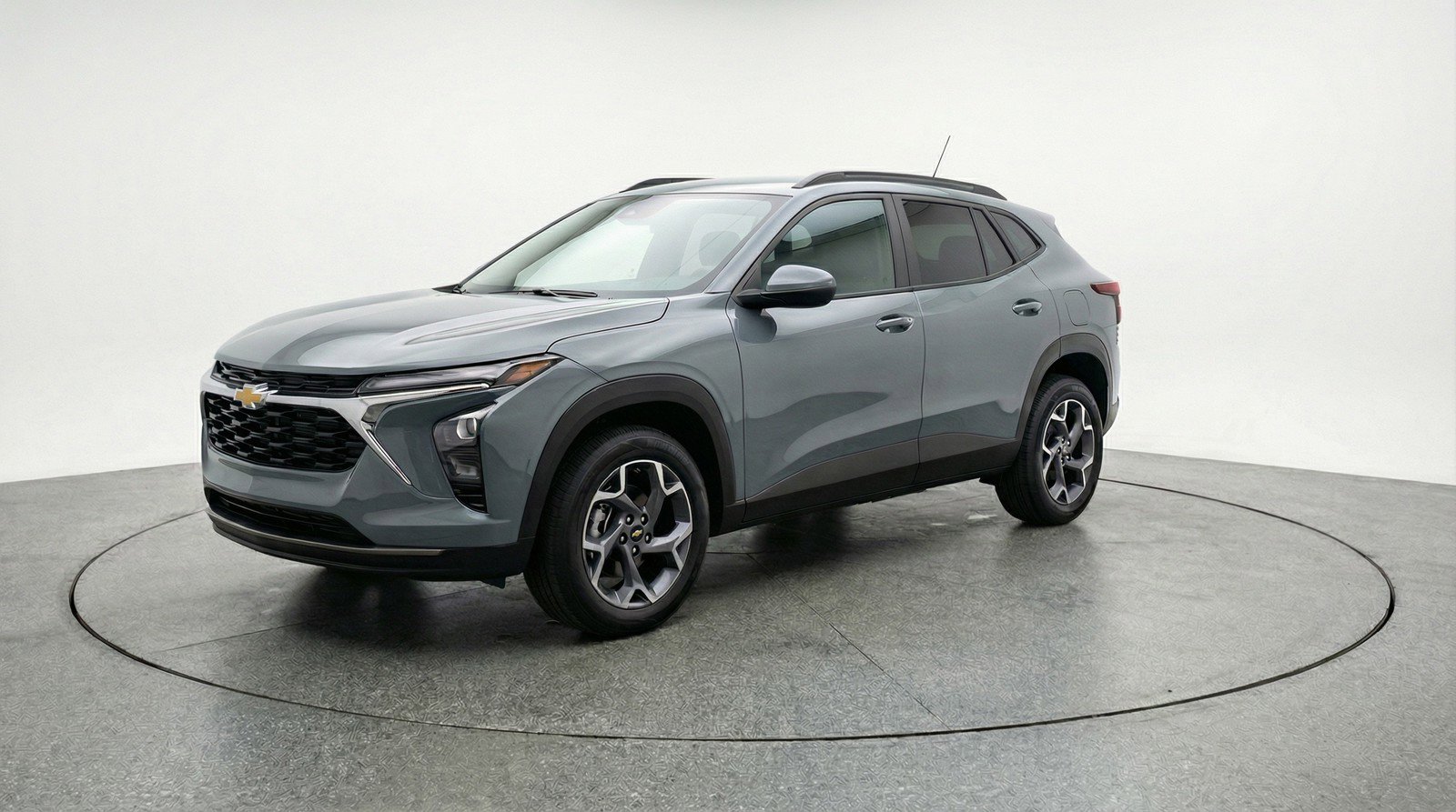 Used 2025 Chevrolet Trax LT FWD image 3