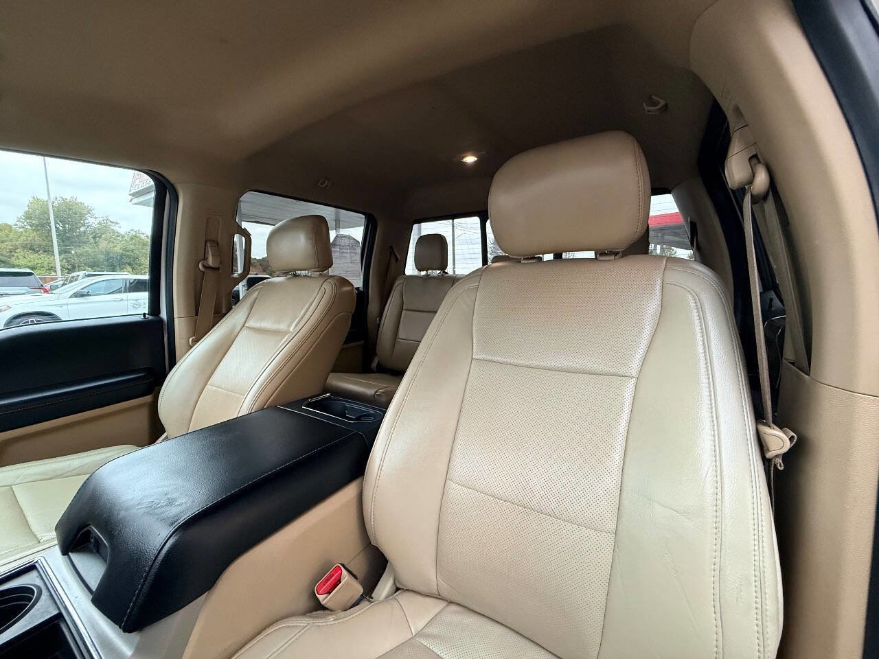 Used 2017 Ford F350 Lariat w/ FX4 Off-Road Package image 33