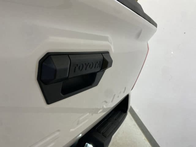 Used 2025 Toyota Tacoma TRD Off-Road image 17