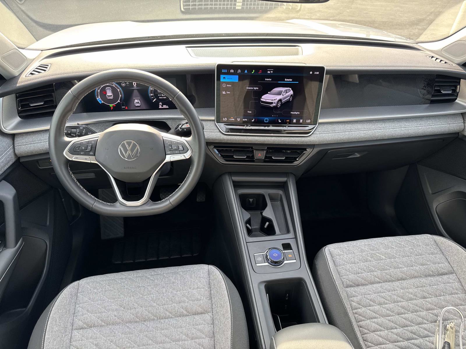 Certified 2025 Volkswagen Tiguan S image 8