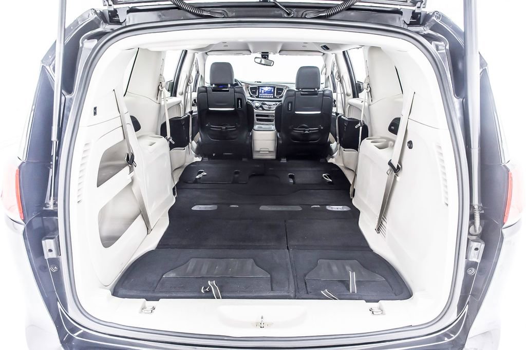 Used 2019 Chrysler Pacifica Touring-L Plus image 37