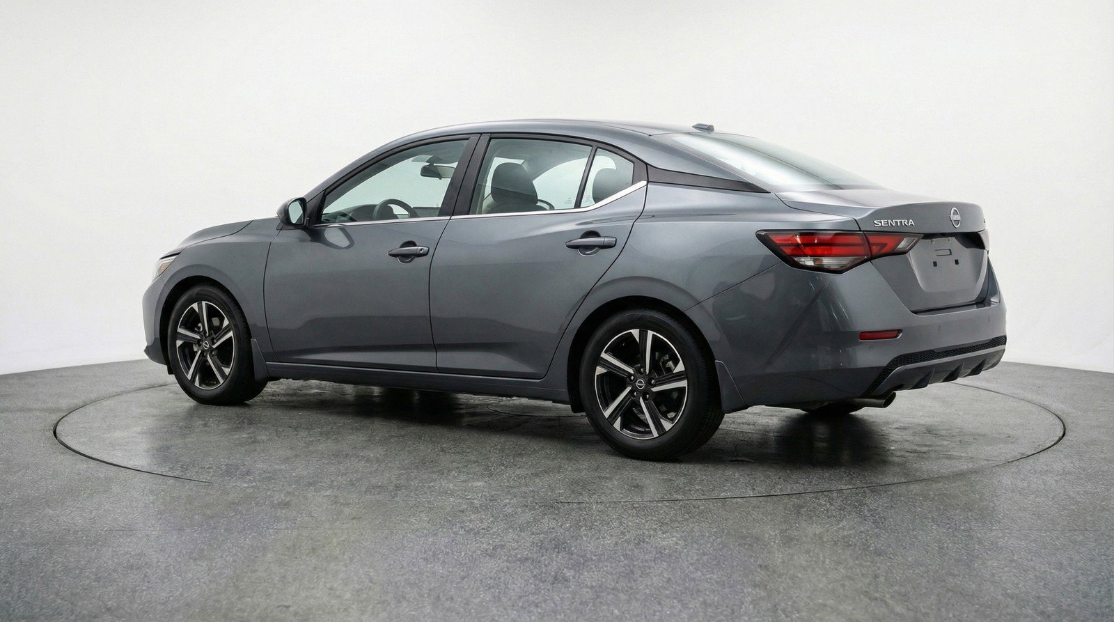 Used 2025 Nissan Sentra SV image 6