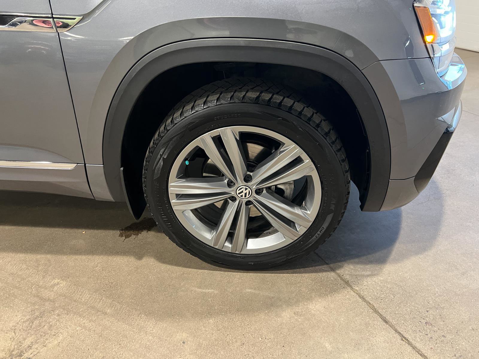 Used 2018 Volkswagen Atlas SEL w/ R-Line Package image 41