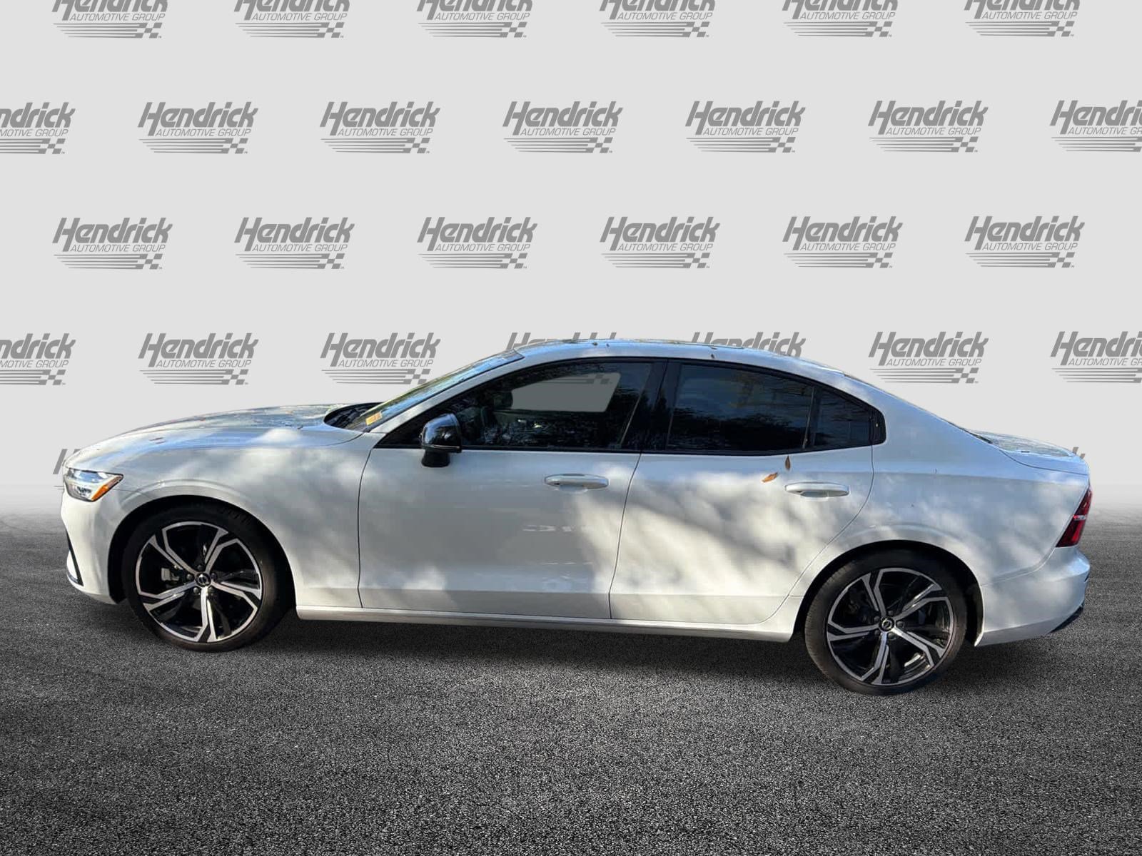 Certified 2024 Volvo S60 B5 Core image 11