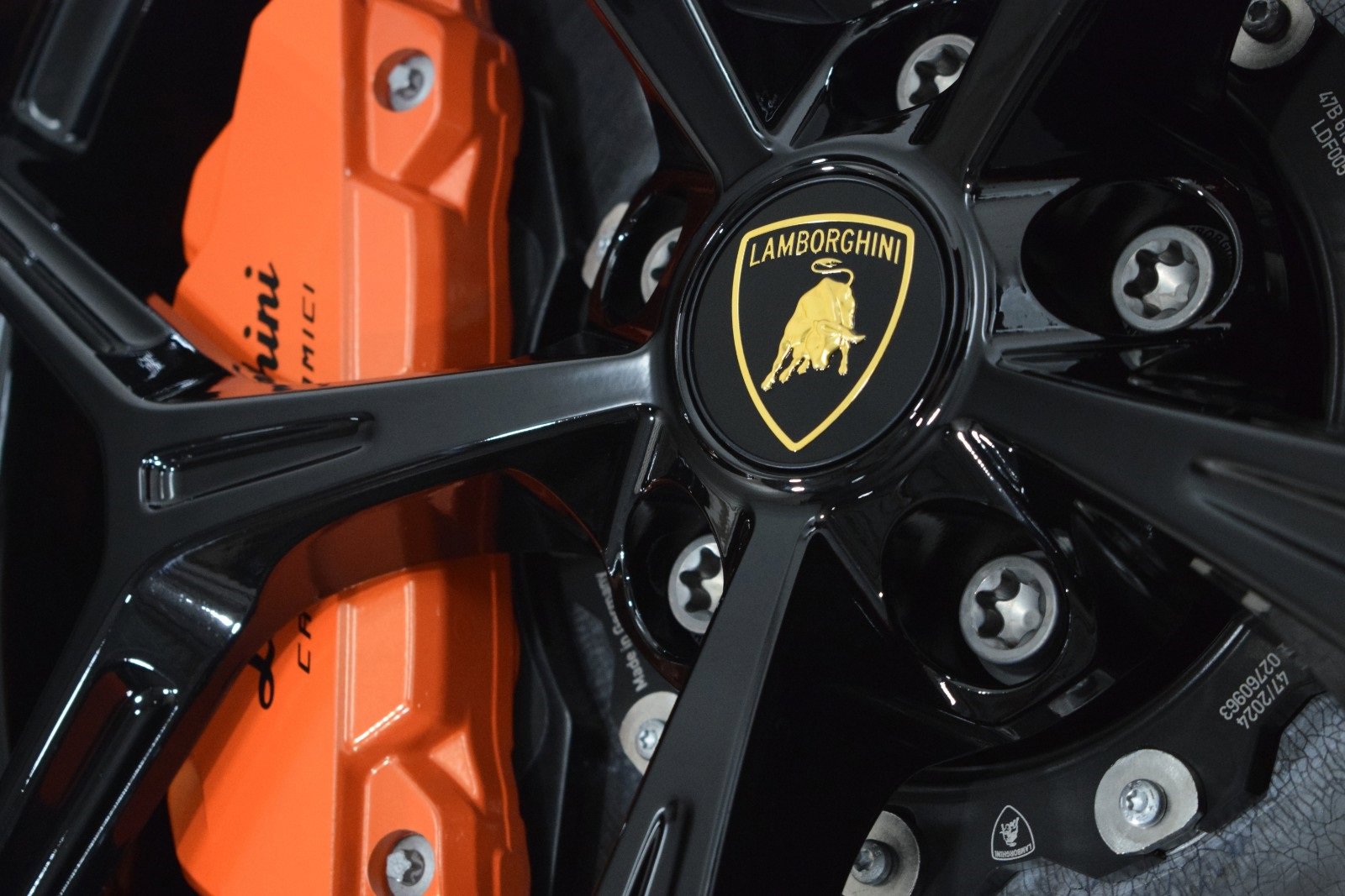 Used 2025 Lamborghini Revuelto image 17