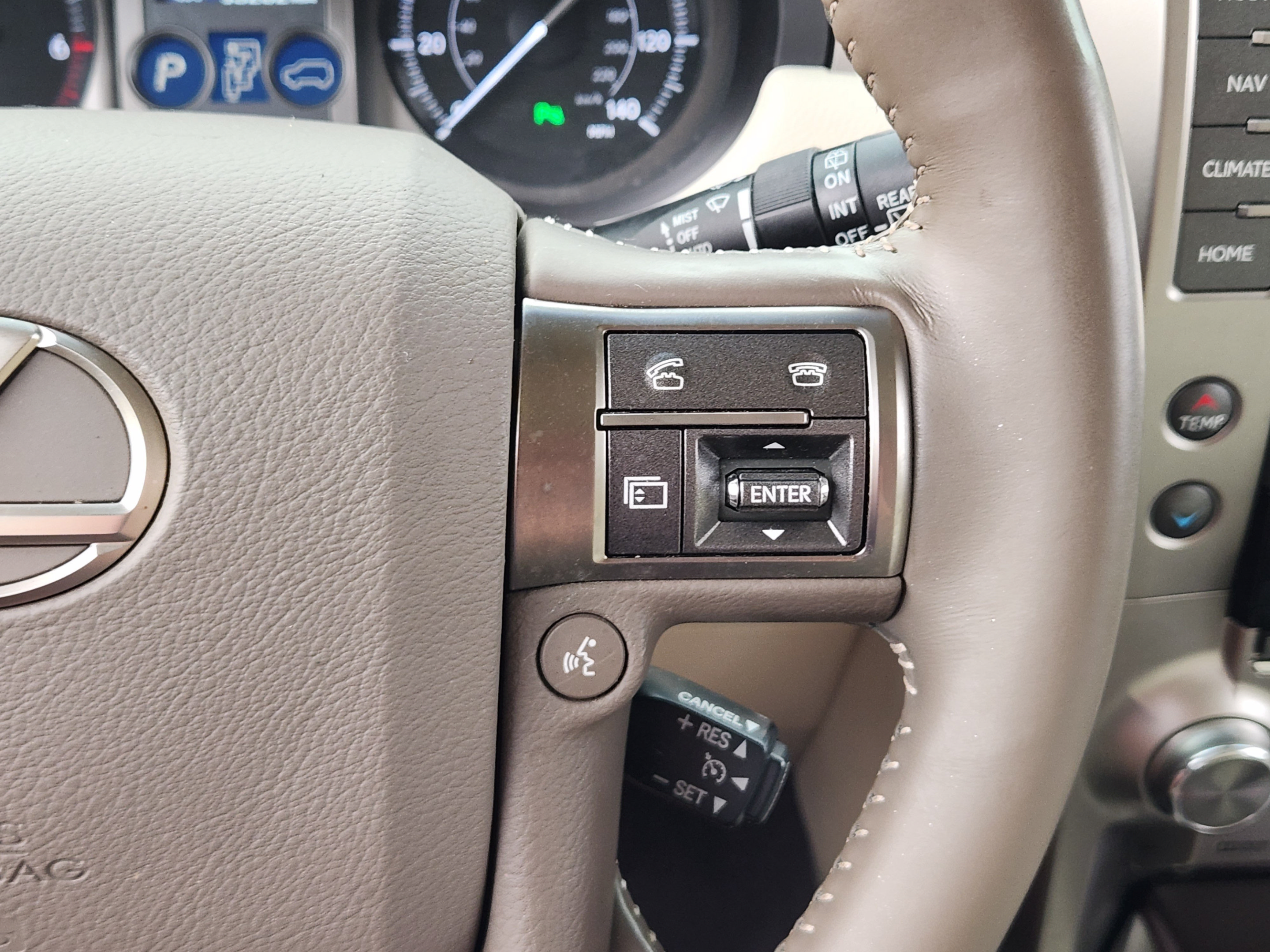 Used 2019 Lexus GX 460 Premium w/ Premium Package AWD/4WD image 26
