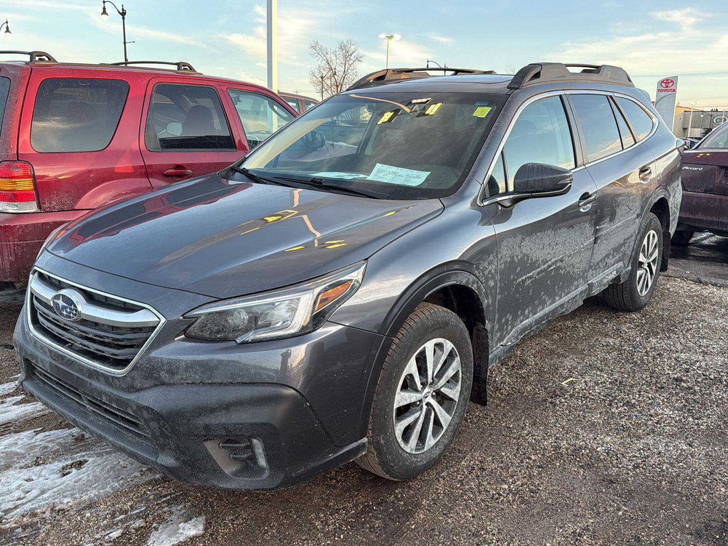 Used 2022 Subaru Outback Premium image 4