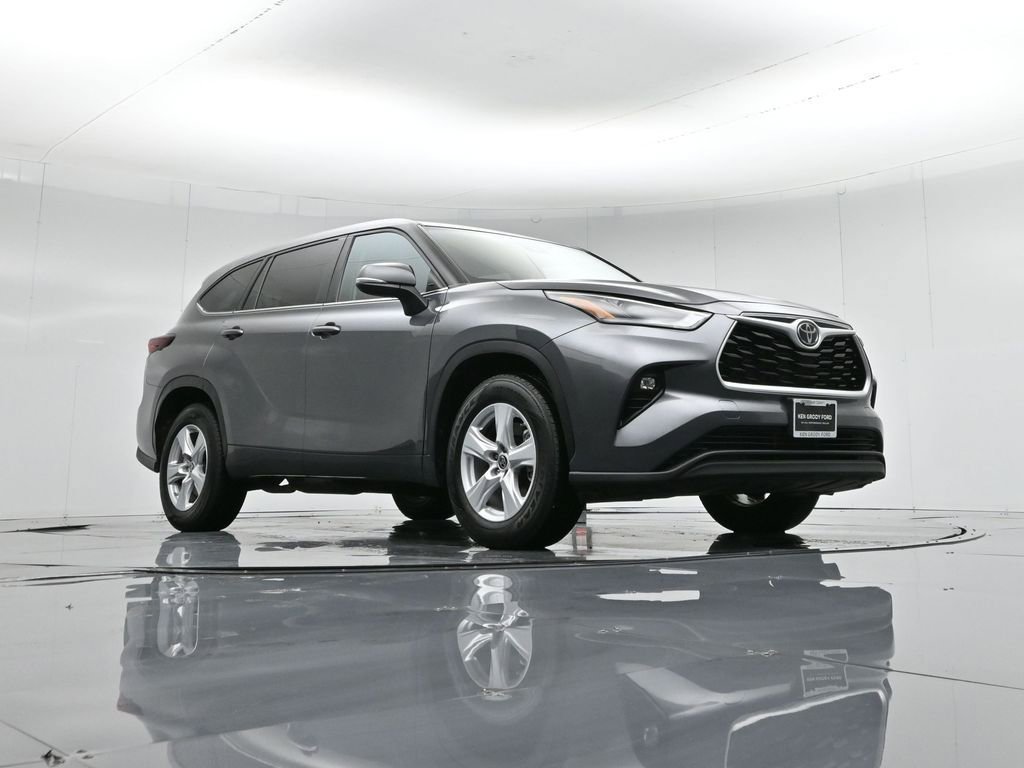 Used 2024 Toyota Highlander LE image 53