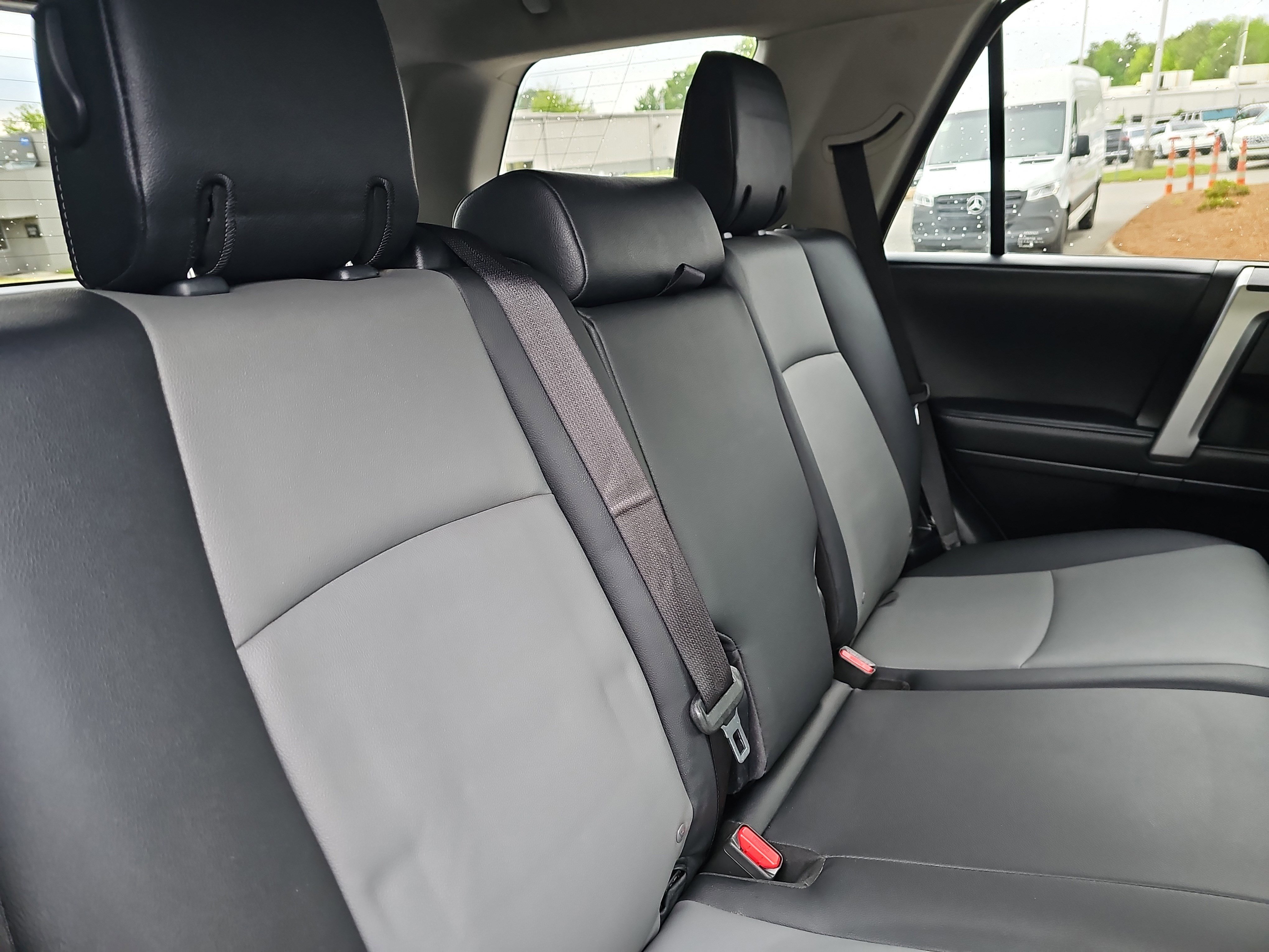 Used 2022 Toyota 4Runner SR5 Premium w/ Moonroof Package AWD/4WD image 12