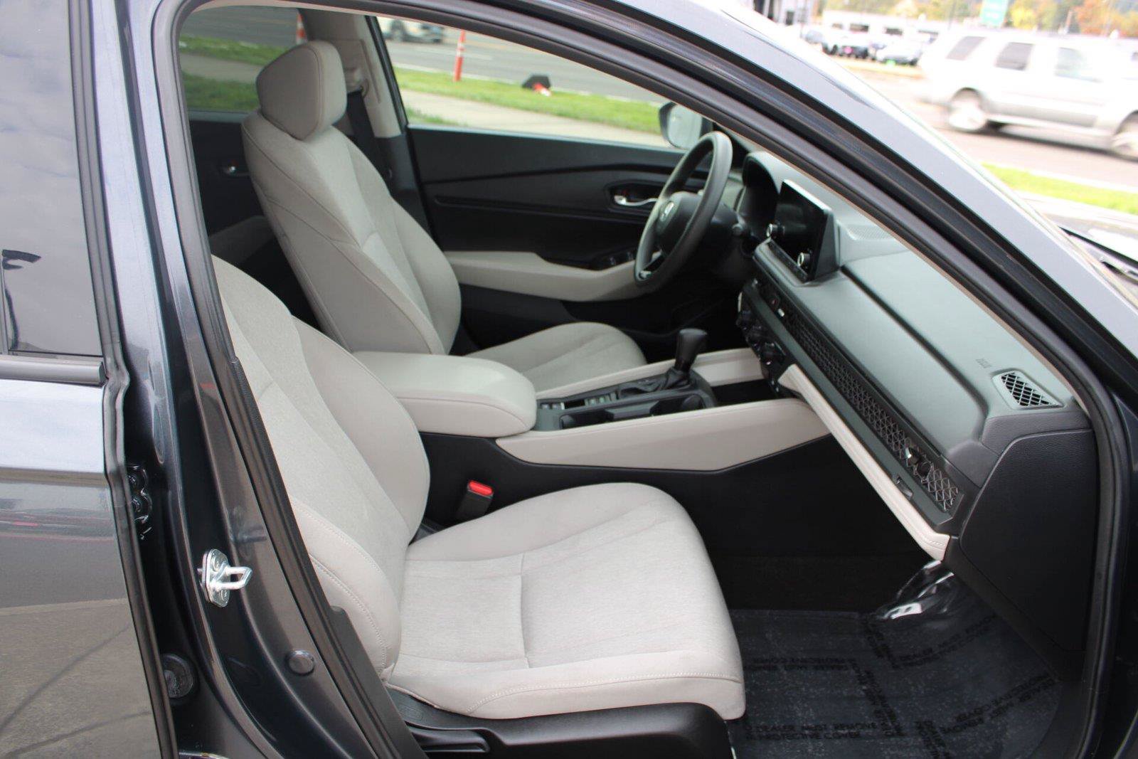 Used 2024 Honda Accord EX image 10
