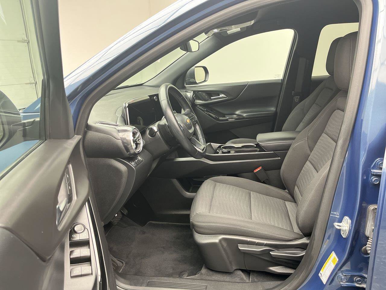 Certified 2026 Chevrolet Equinox LT AWD/4WD image 3