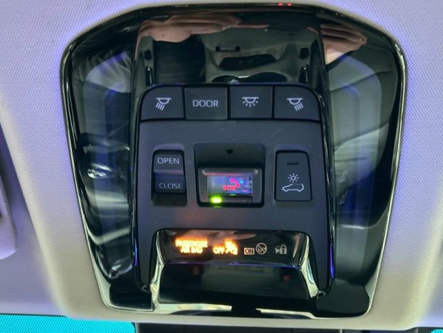 Used 2023 Toyota Venza Limited image 49