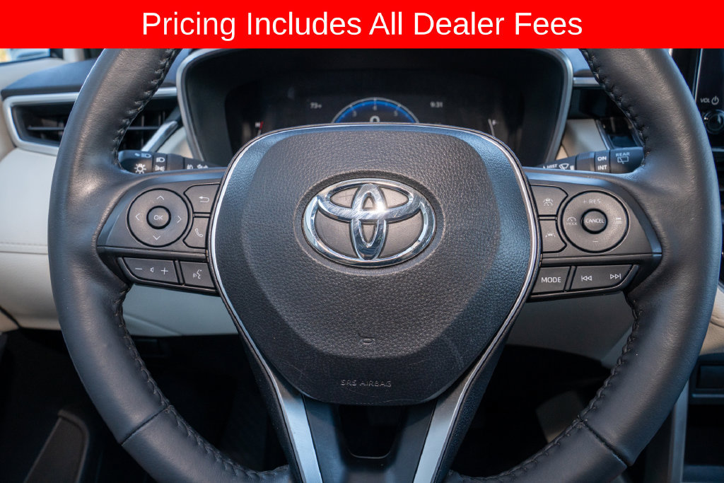 Used 2024 Toyota Corolla Cross XLE w/ Convenience Package AWD/4WD image 18
