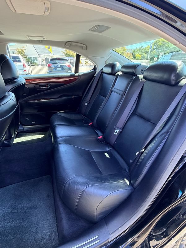 Used 2012 Lexus LS 460 L w/ Luxury Value Edition RWD image 18