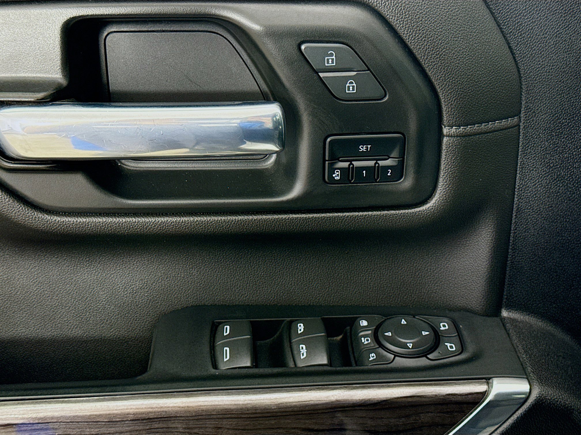 Used 2023 Chevrolet Silverado 2500 LTZ w/ LTZ Plus Package image 18