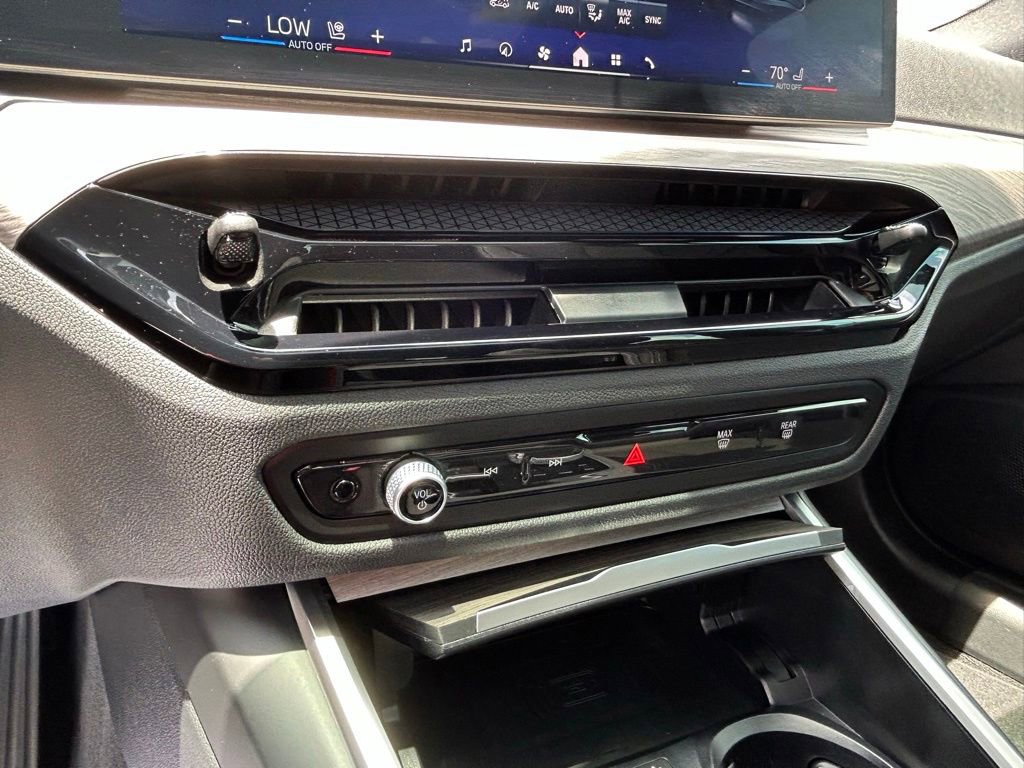 Used 2025 BMW i4 eDrive40 w/ Premium Package RWD image 27