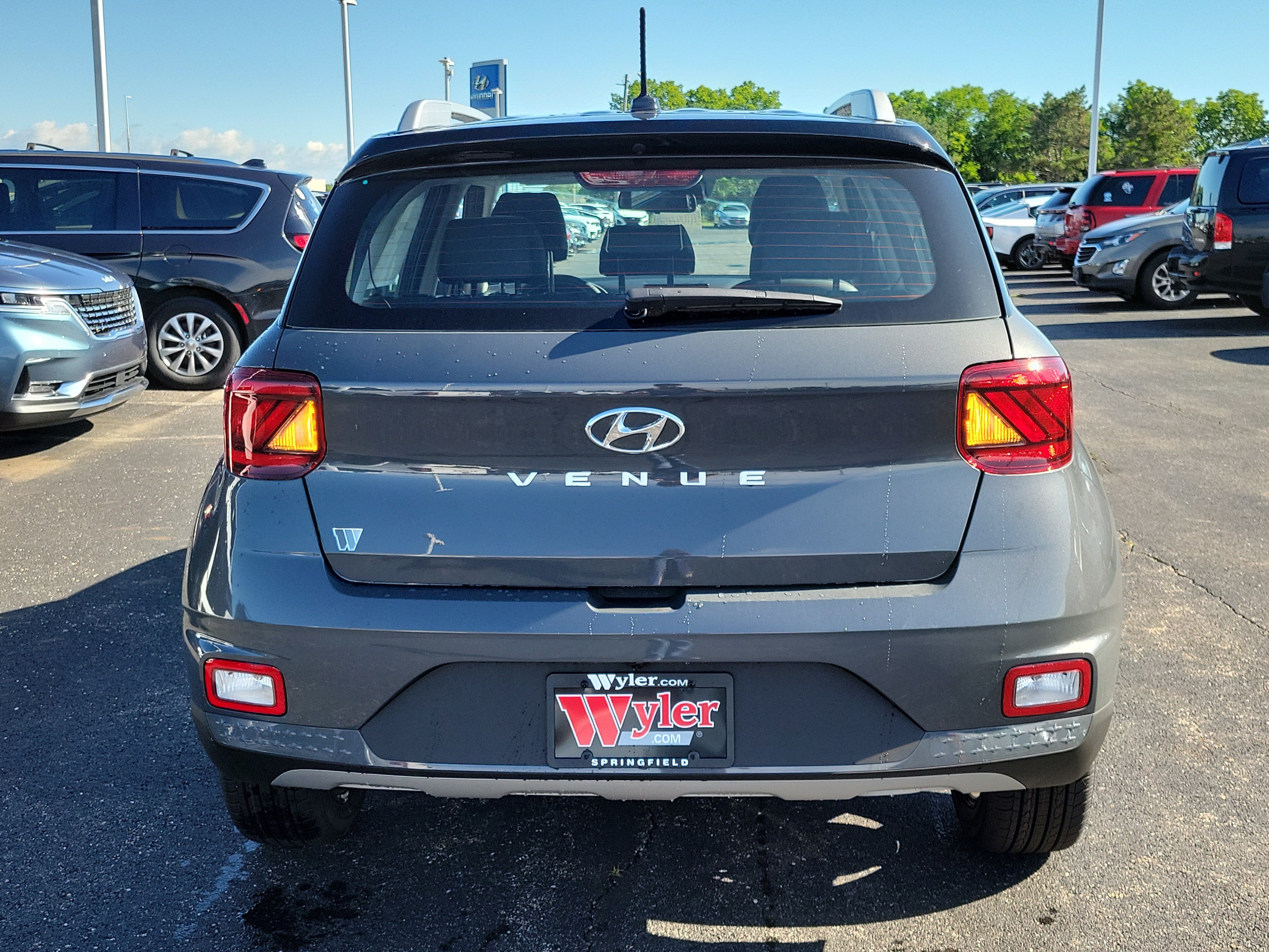 New 2026 Hyundai Venue SEL FWD image 4