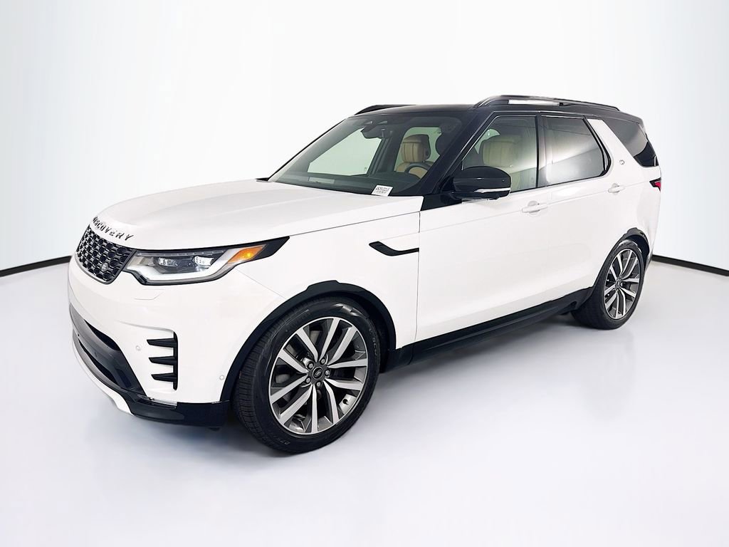 New 2025 Land Rover Discovery Dynamic SE image 1