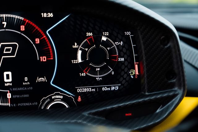 Used 2025 Lamborghini Revuelto AWD/4WD image 37
