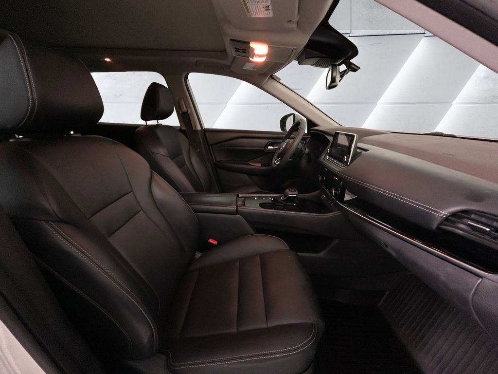 Used 2023 Nissan Rogue SL FWD image 13