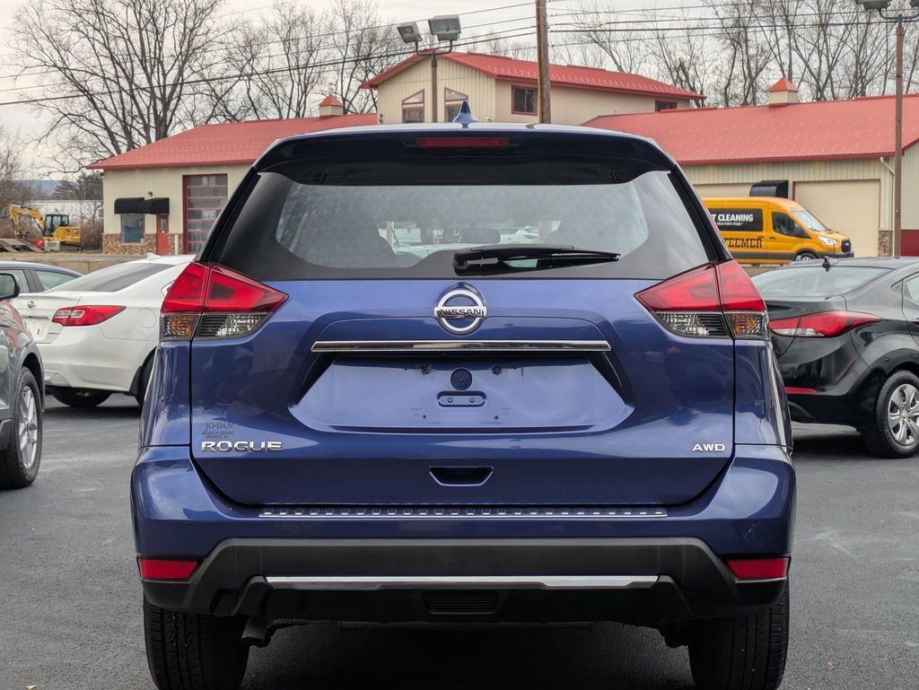 Used 2017 Nissan Rogue S image 5