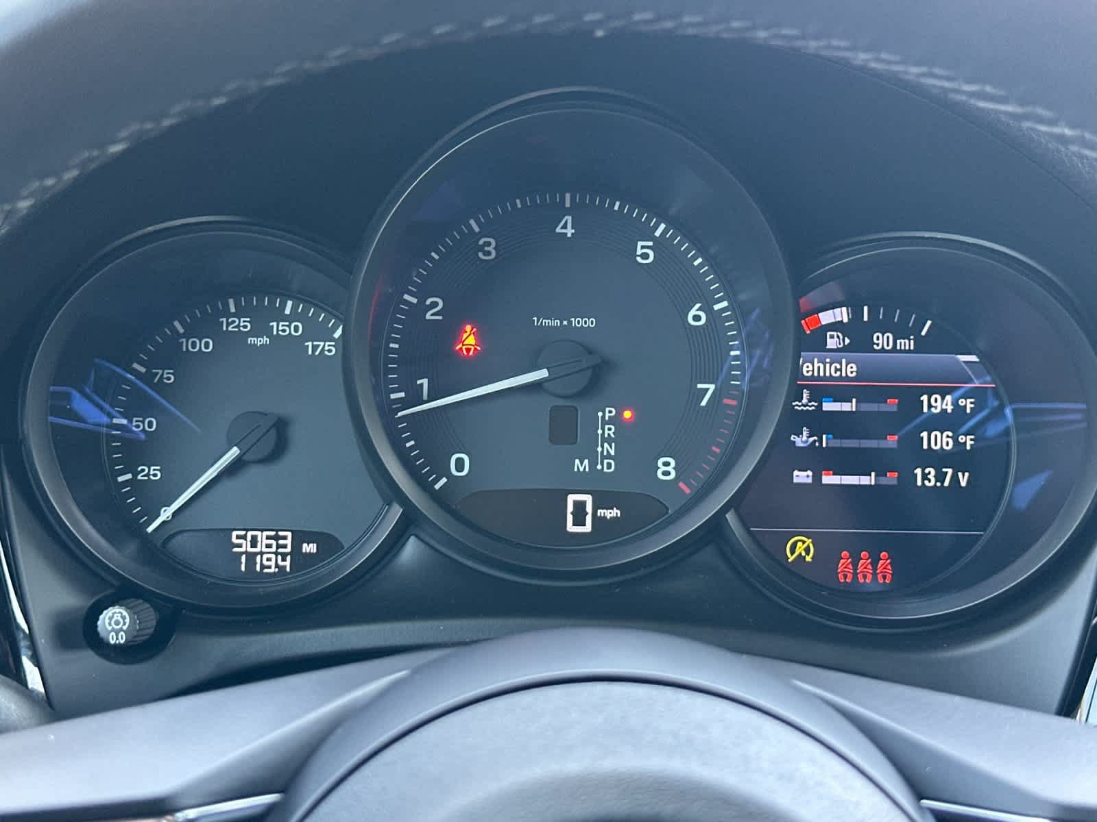 Certified 2025 Porsche Macan AWD/4WD image 28