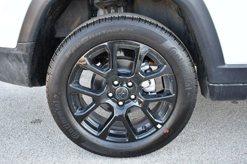Certified 2026 Jeep Compass Latitude AWD/4WD image 9