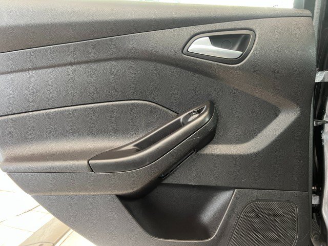 Used 2012 Ford Focus SE FWD image 29