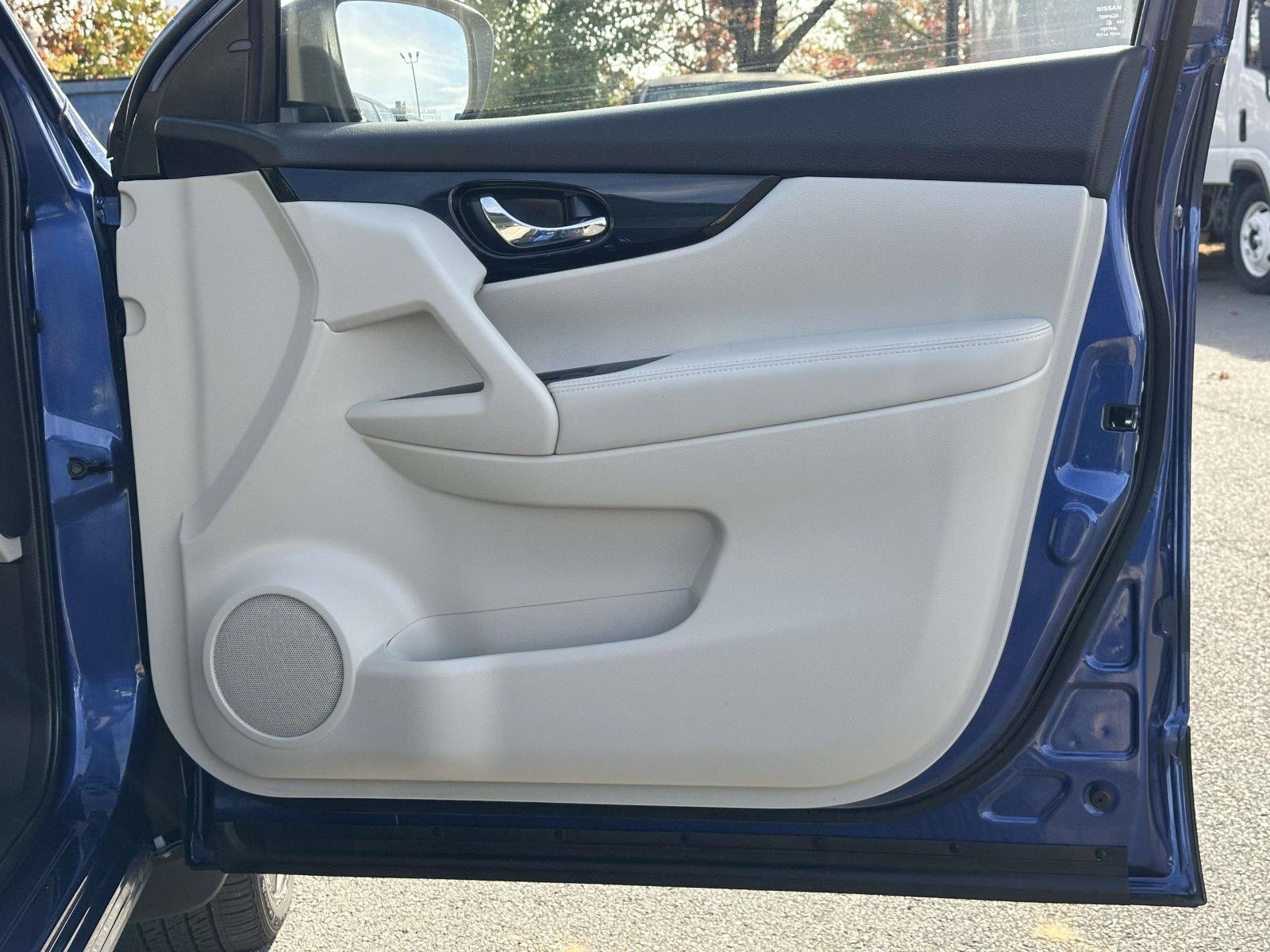 Used 2022 Nissan Rogue Sport SL image 27