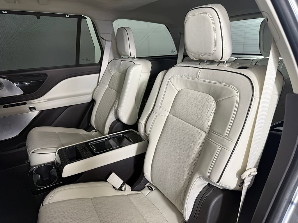 Used 2021 Lincoln Aviator Black Label AWD/4WD image 37