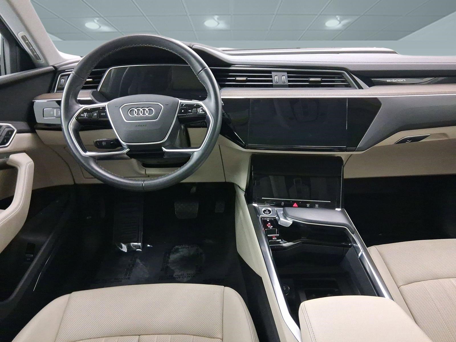Used 2022 Audi e-tron Premium Plus image 4