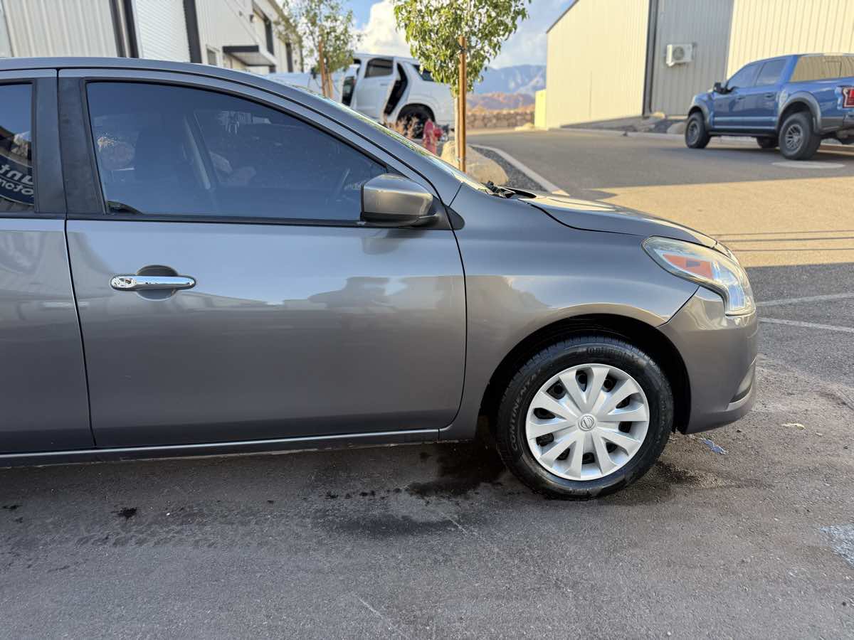 Used 2016 Nissan Versa SV FWD image 11