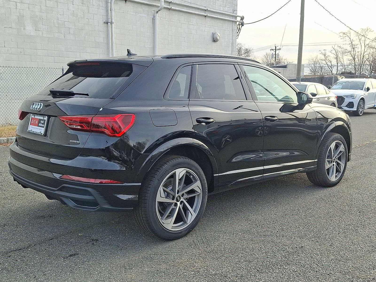 New 2025 Audi Q3 2.0T Premium image 11