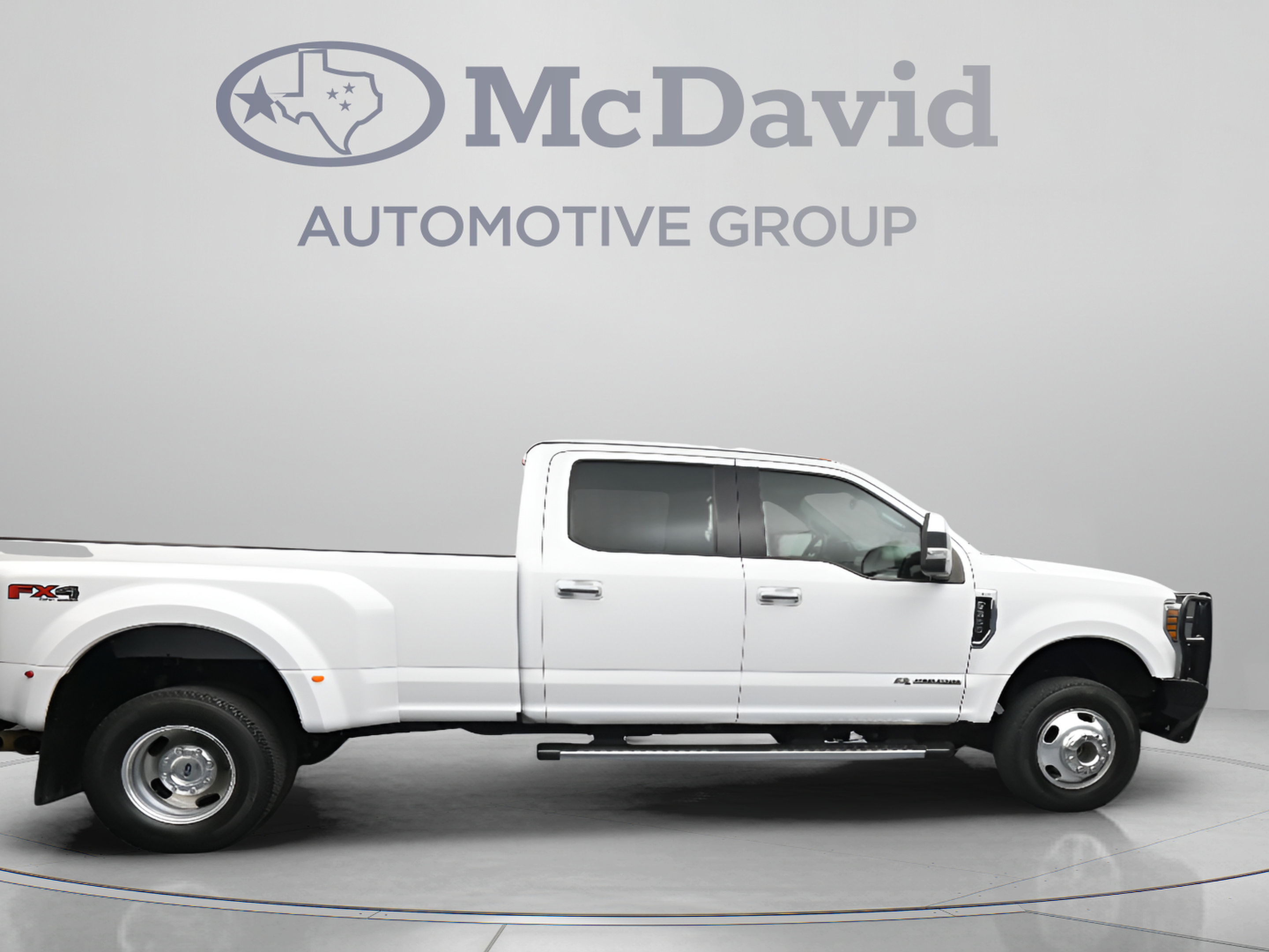Used 2019 Ford F350 XLT w/ XLT Premium Package AWD/4WD image 9